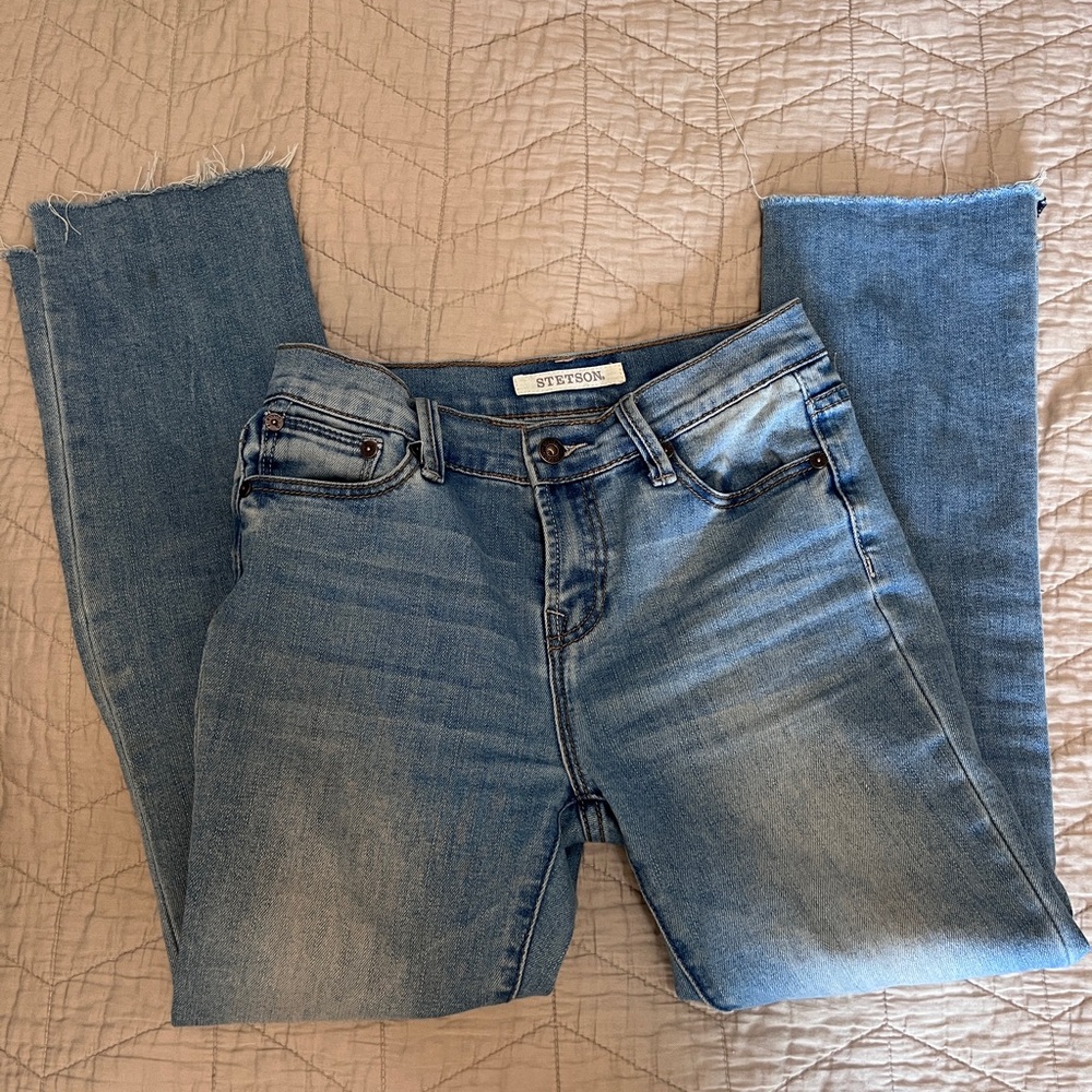 Stetson size 2
High rise flare crop